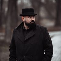 eredeti hang – Róbert Holló