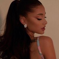 arianagrandegomezx