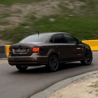 black_.polo