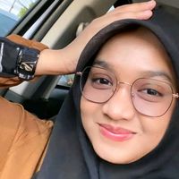 suara asli - Umi Laila