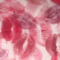 cosmetics12352