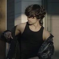 sari dunia se mujhe kya lena hai bas