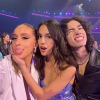 Im a girl who loves Taylor Swift