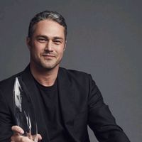 taylor.kinney.official.1