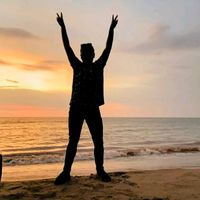 ESTÁ CASADO CON OTRO HOMBRE