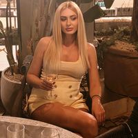 anna__katzelasvili