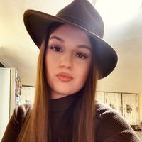 laura_deea_