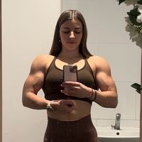 chloe_gymfit