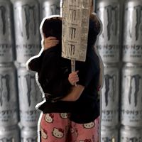 whitemonsterontop
