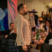 HABIBI DEȘTEAPTA CA SIRI
