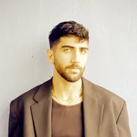 Elini ver elini tutarım