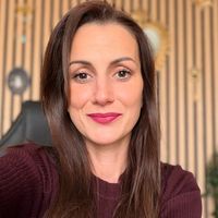 sandrine.medium_off