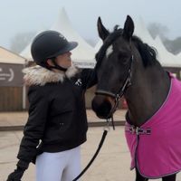 une_ponette_blanche_