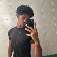 mahe_and_cars