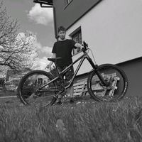 steeze_on_commencal