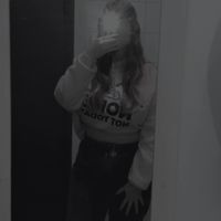 kellyne045