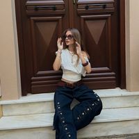 _.adjola