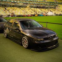 black_custom_cupra
