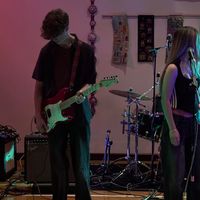 harleyplaysguitar1