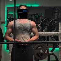 ali_muscles_up