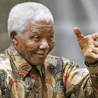 nelsonmandelathinking1