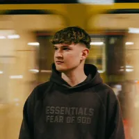 Outro NIK TAYLOR REMIX