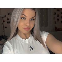 vivienkoronczai
