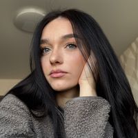 alina_flies