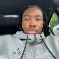 Encore là.tayc