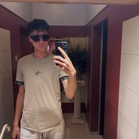 __nikolov_032__