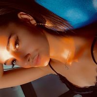 _.b.adela_