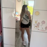 yourfavmiaaa4