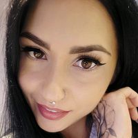 black_eyeswoman