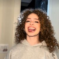 bellas_reacting