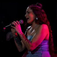 laurasantosofficial