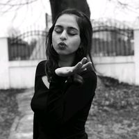 madaa_anca