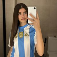 LAURA Y AURA