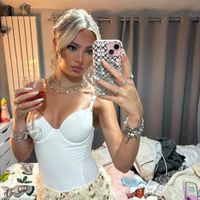 lilyrhodes.xx