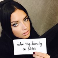 originalljud - Admiring Beauty