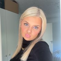 julie_stagtsed