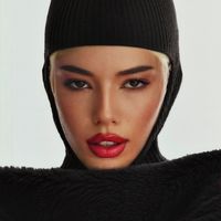 KSEROUN TA KORITSIA Natasha Kay
