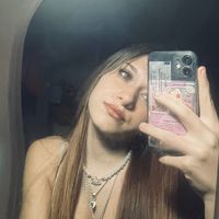 bitch affianco di baby gang