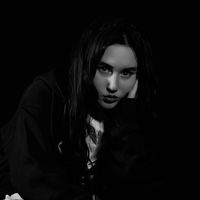snow_white_in_the_dark