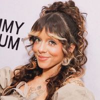 Im a girl who loves Melanie Martinez