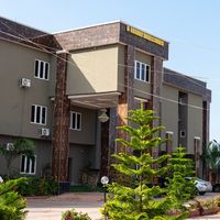 bluxuryhotelandsuites