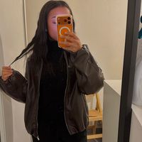 jadevltn_