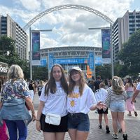 lucyandnia