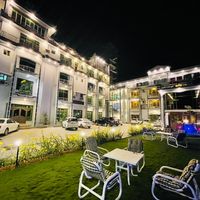 swat_hilton