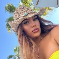robynmahoneyyyxx