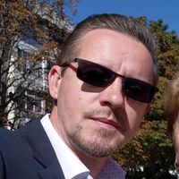 Originalton - omul_cu_stiloul